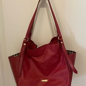 193 Burberry Red leather tote bag